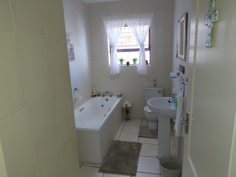 2 Bedroom Property for Sale in Campher Park Eastern Cape